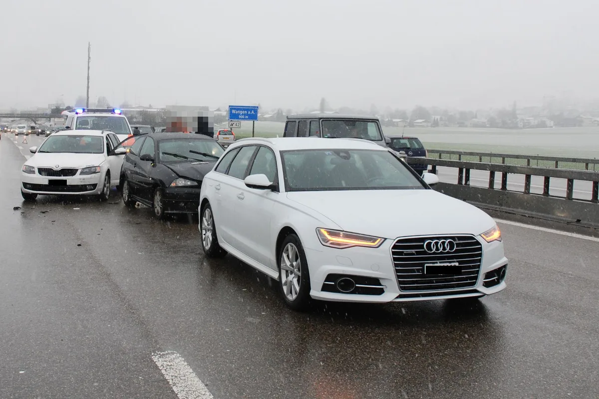 VU auf der A1 bei Wiedlisbach BE - beteiligter Fiat gesucht