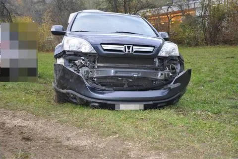 Mümliswil SO - Nach Kollision mit parkiertem Auto davon gefahren - Zeugenaufruf
