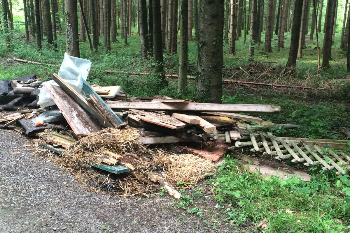 Abfall in Bettwiesen TG illegal entsorgt - Zeugen gesucht