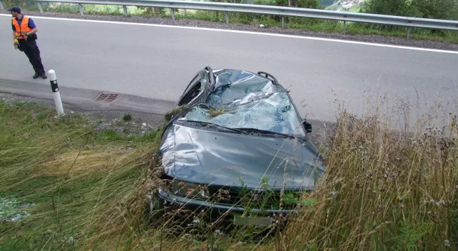 Auto überschlägt sich in Pragg-Jenaz - Mann verletzt 