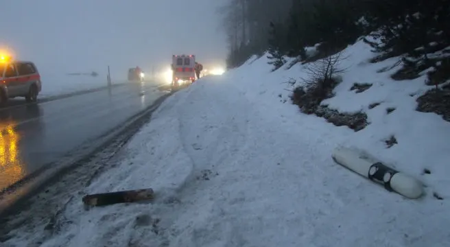 Fahrzeug kippt in Davos auf die Seite - eine Person verletzt
