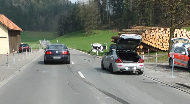 Auffahrkollision mit drei Autos in Oberrindal