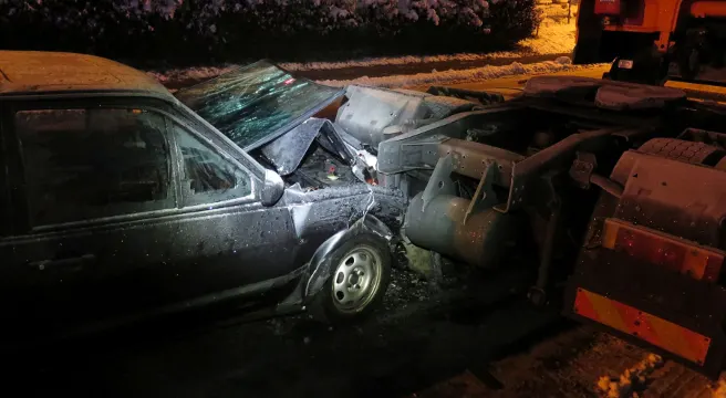 20-Jähriger kollidiert in Lausen mit parkiertem Lastwagen