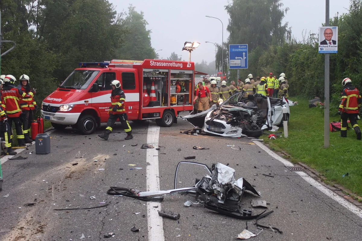 Ehrendingen AG - Alkoholisierte Autofahrerin verursacht heftigen Frontalcrash