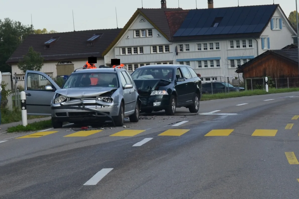 Bühler AR - Auffahrcrash mit drei Autos