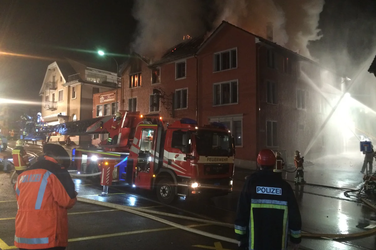 Vier Verletzte bei Brand in Aadorfer Pizzeria