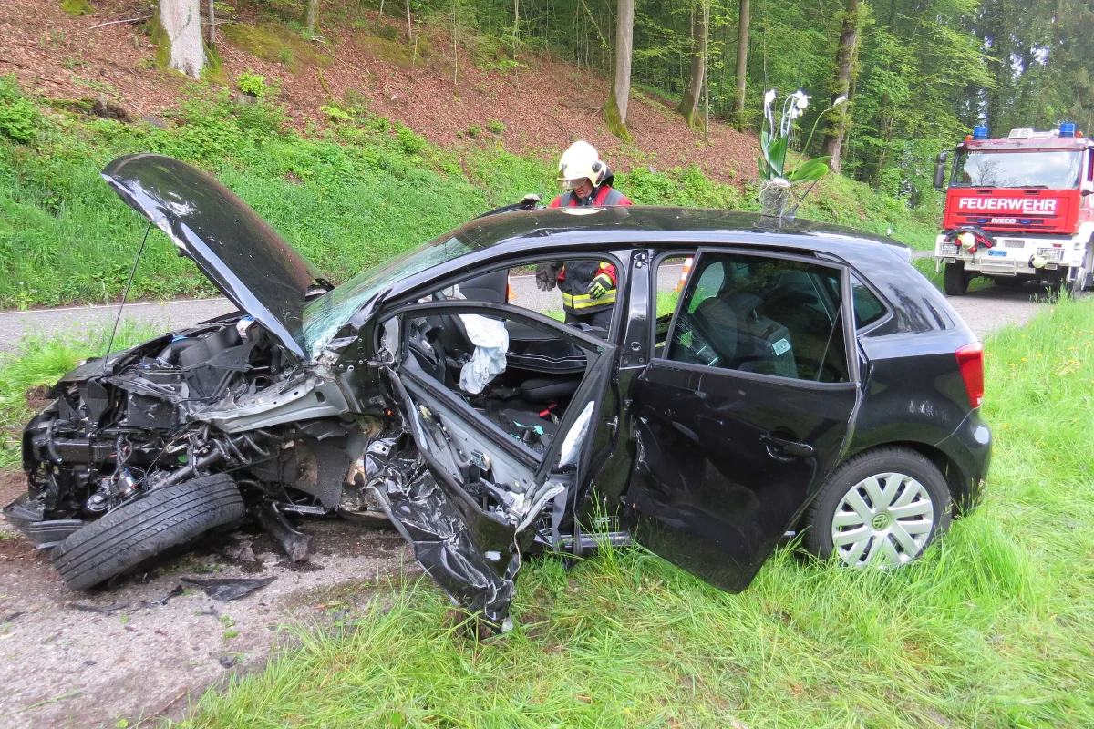 Junglenker verursacht in Lenzburg heftige Kollision