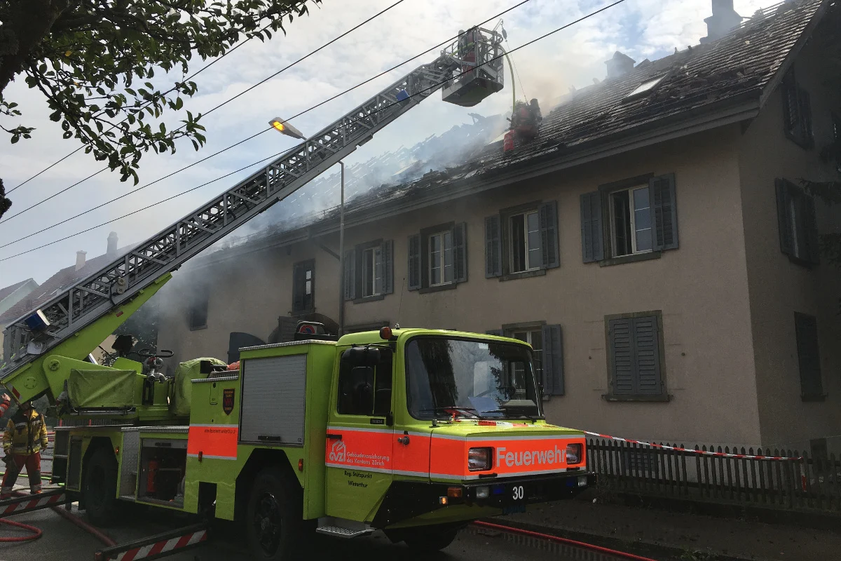 Winterthur ZH - Hausbrand verursacht horrenden Sachschaden