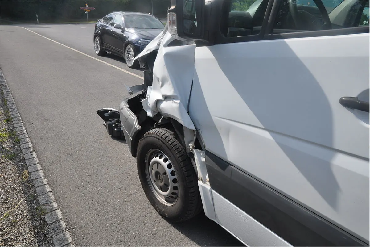 Bendern FL - Auffahrunfall in Kreisel