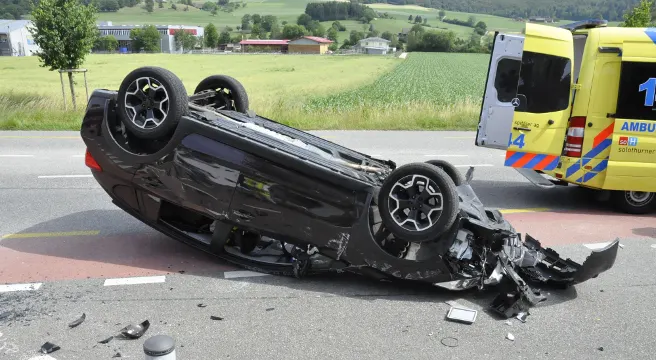 Sekundenschlaf führt zu Selbstcrash in Laupersdorf