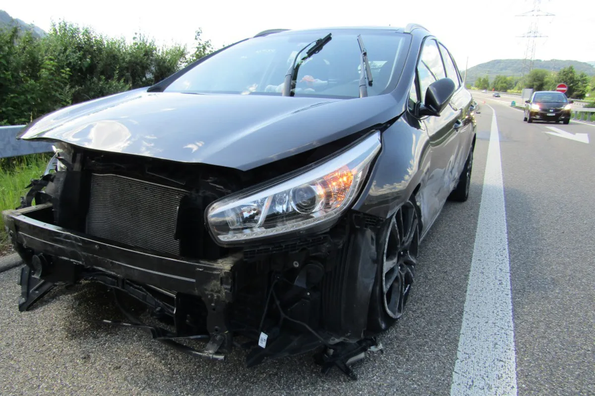 Verkehrsunfall auf der A3 in Bilten 