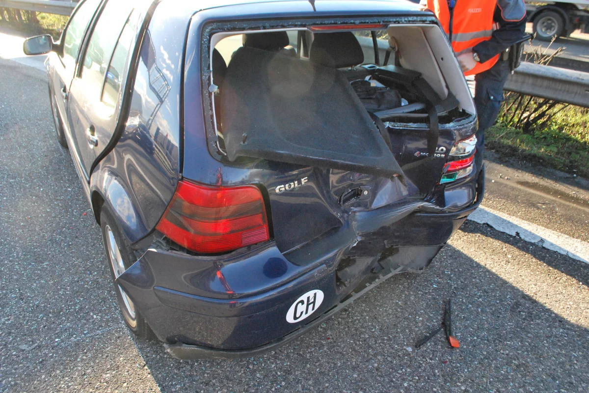 Kanton Luzern LU - Stau nach Autobahn-Unfällen im Morgenverkehr