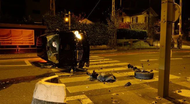 Selbstcrash mit verletzter Lenkerin in Luzern