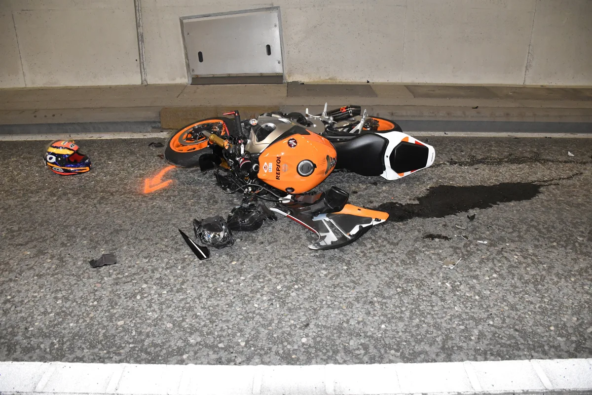 Promontogno GR - Zwei Verletzte bei Auffahrunfall in Tunnel