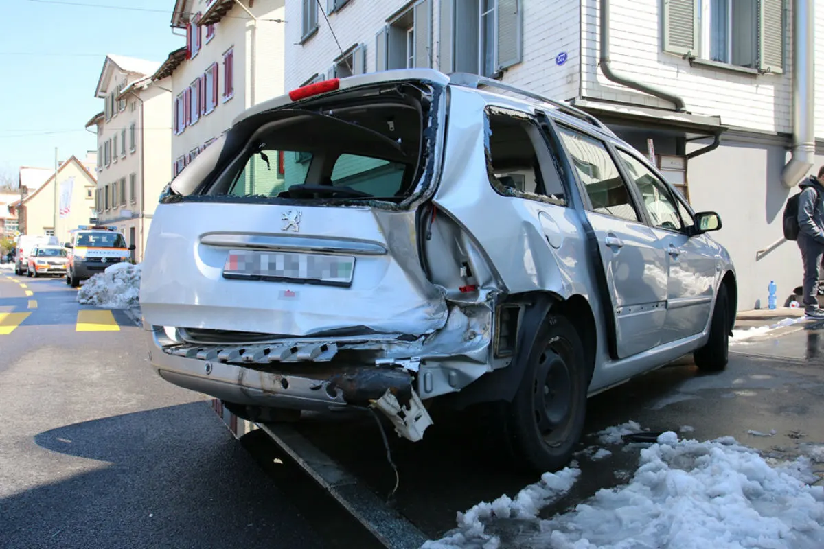St. Gallen SG - Bremsmanöver zu spät bemerkt