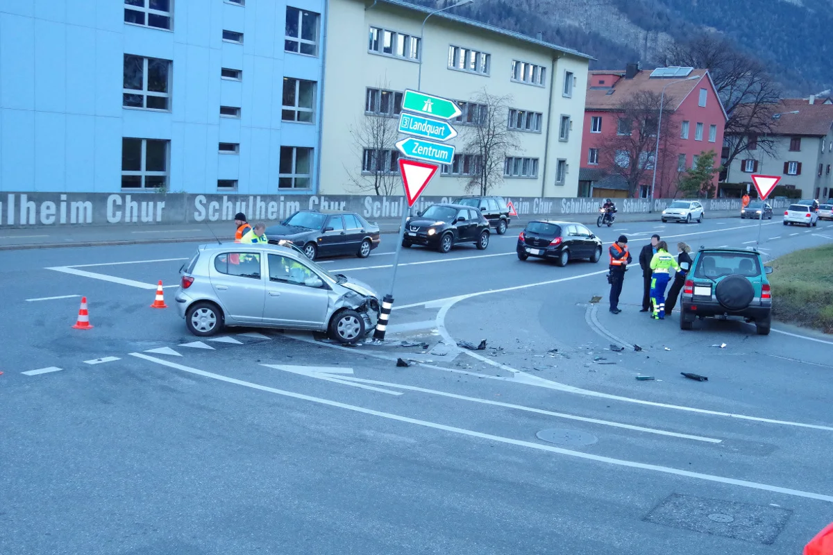 Chur GR - Heftiger Crash fordert Verletzte