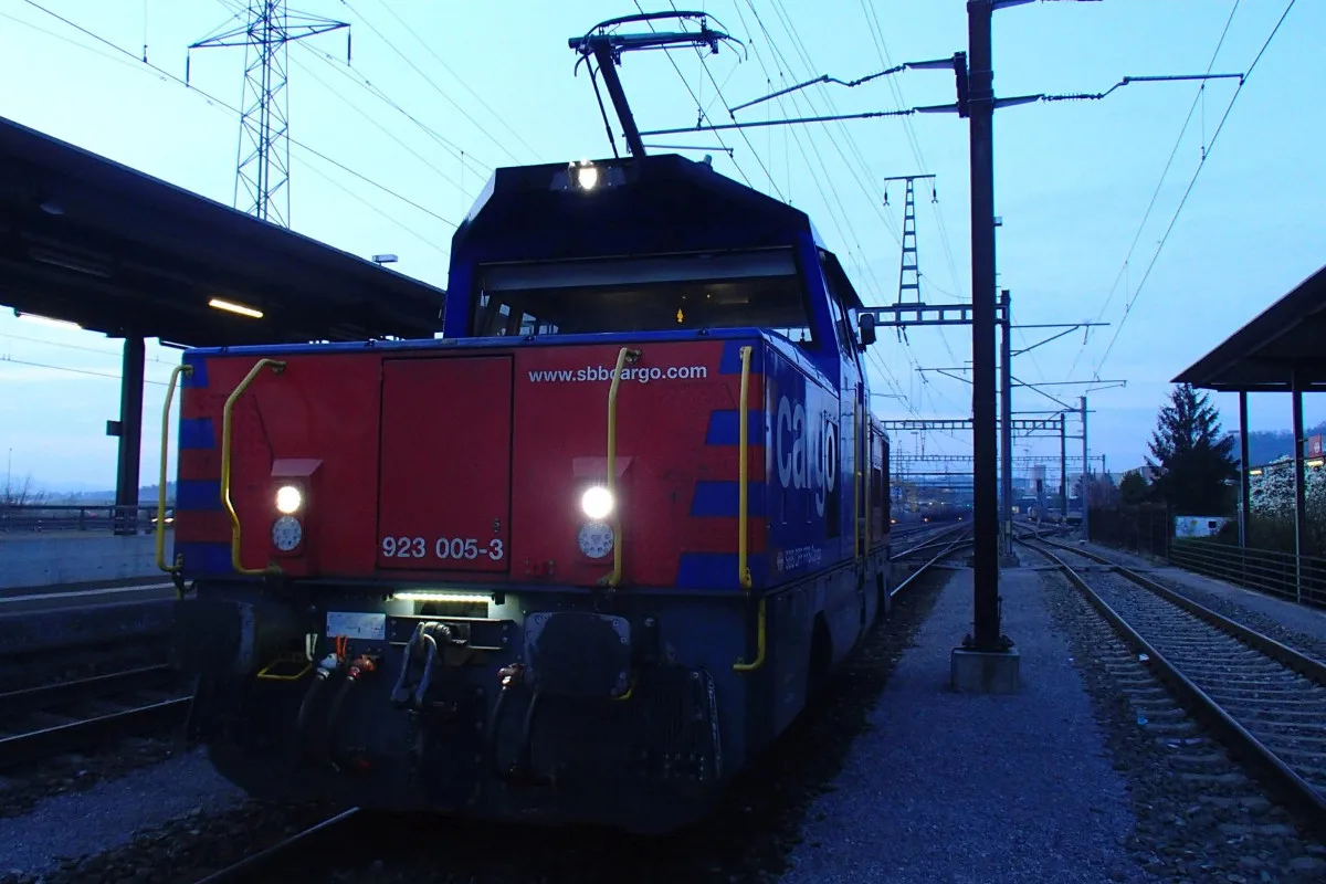 Hendschiken: Betonplatten auf SBB-Geleise gelegt - Zeugen gesucht