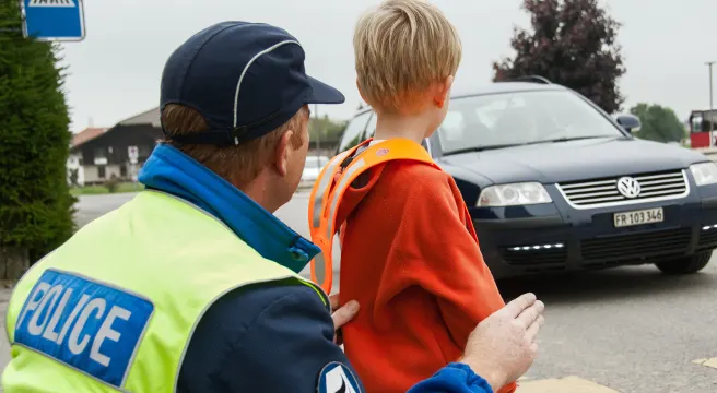 Sicherheit auf dem Schulweg - Fuss vom Gaspedal!