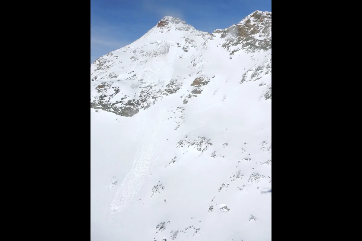 Val Bever: Brüder von Schneebrett erfasst