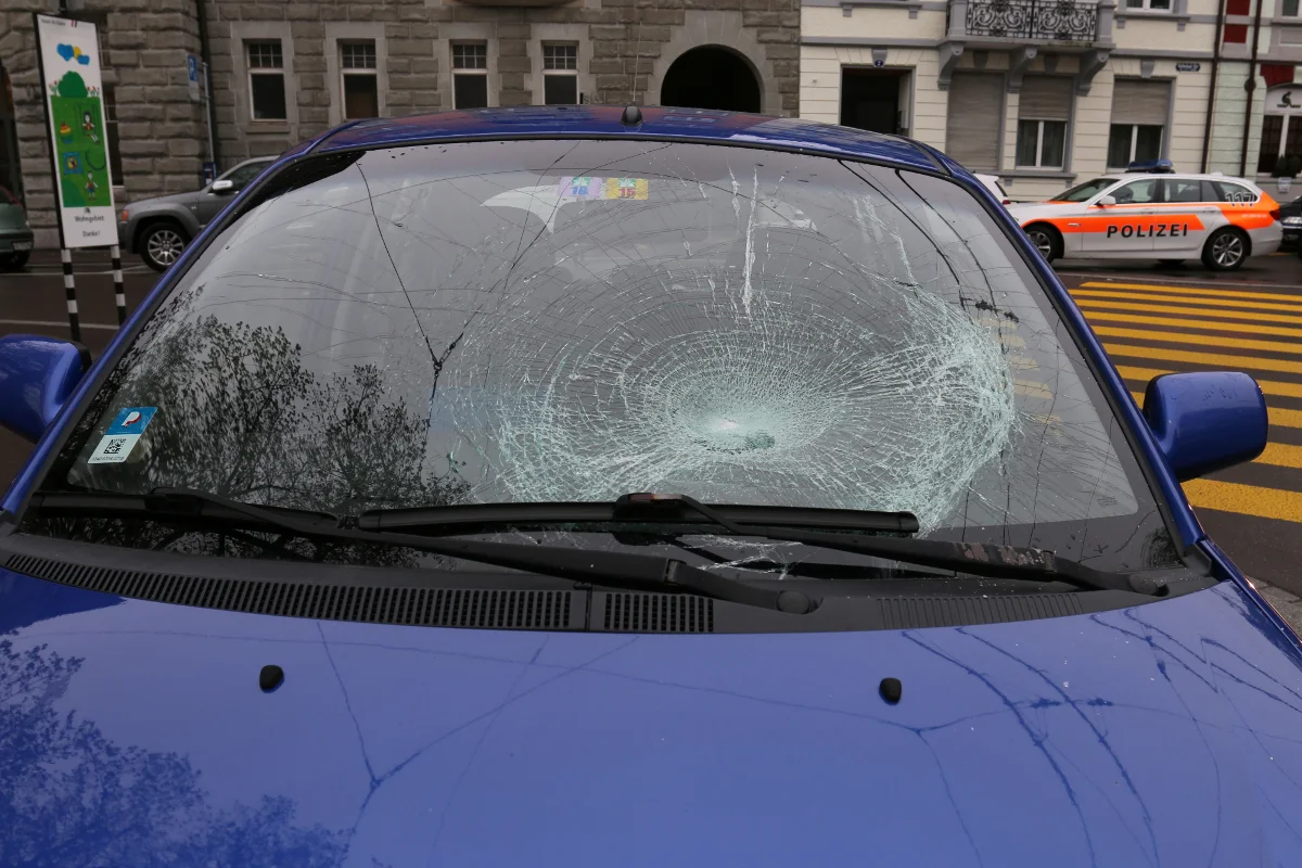 Zeugenaufruf - Fussgänger in St. Gallen von Auto erfasst