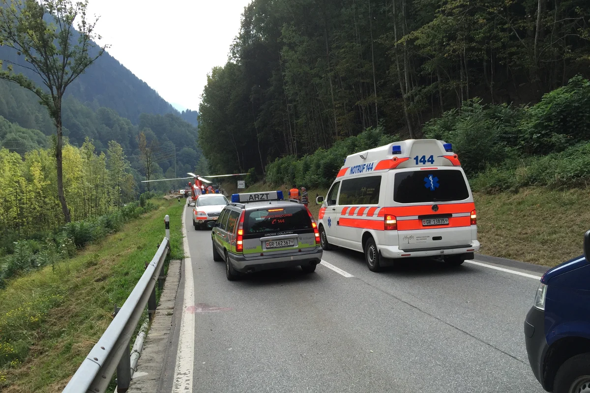 Velofahrer bei Unfall mit Auto in Castasegna verletzt