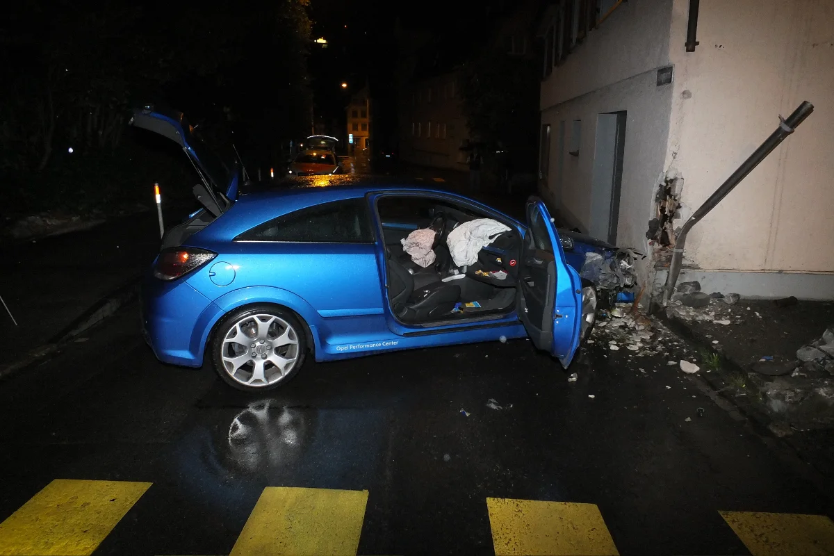 Alkoholisiert in Altstätter Hausecke geprallt