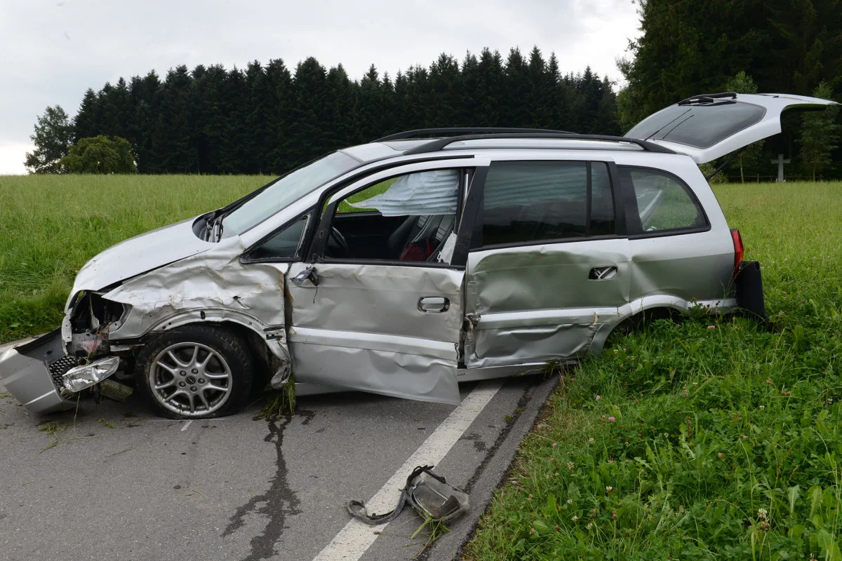 Zeugenaufruf Rain LU: Autofahrer kommt von der Strasse ab