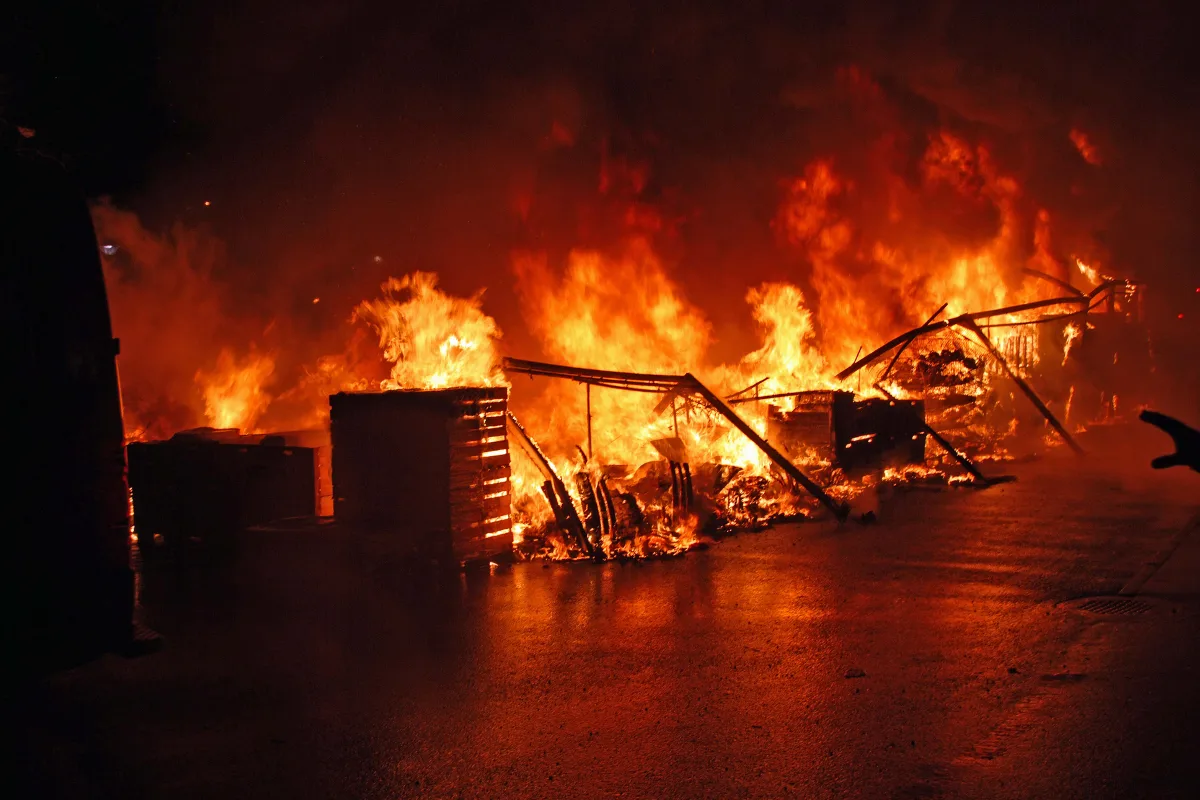 Brandstifter verursacht Flammeninferno in Baldegg