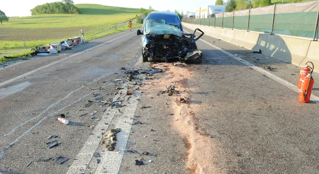 Andelfingen: Schwerverletzter nach Crash auf der A4