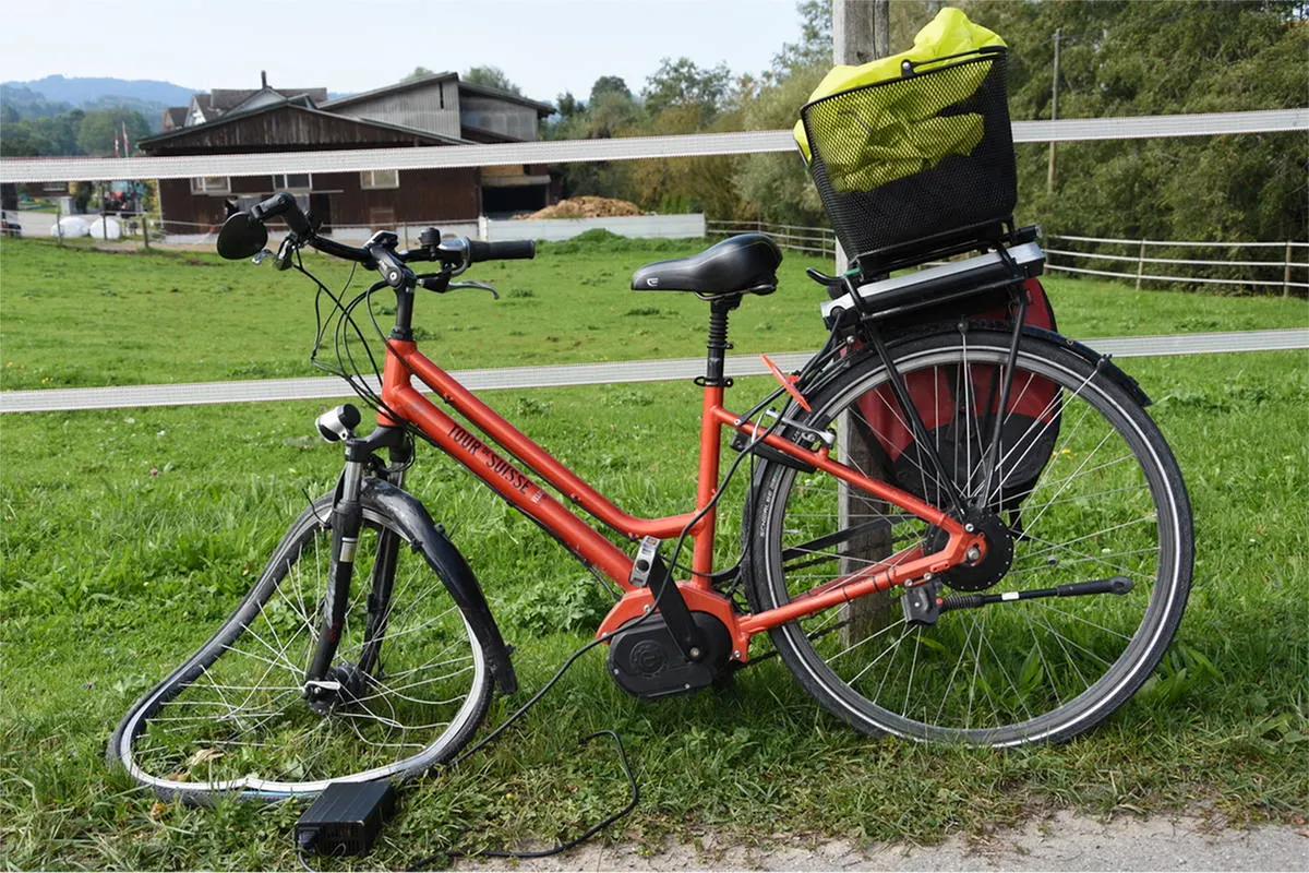 Gossau SG - Lieferwagenlenkerin baut Selbstunfall