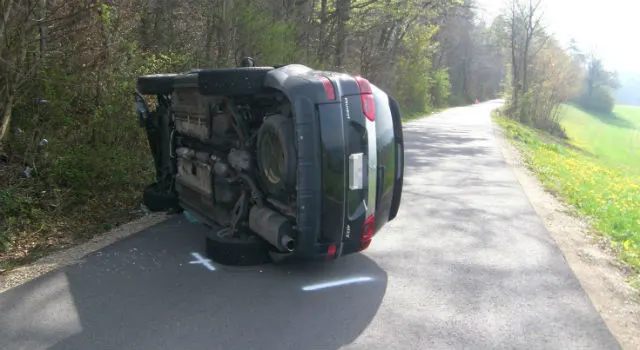 81-Jähriger verursacht Selbstunfall in Lengnau