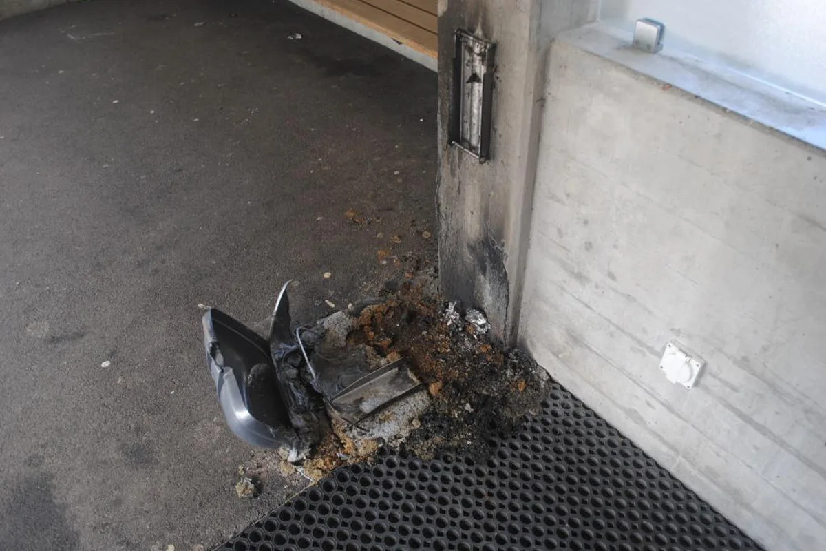 Brennende Abfalleimer in Beringen SH - über 10'000 Franken Sachschaden