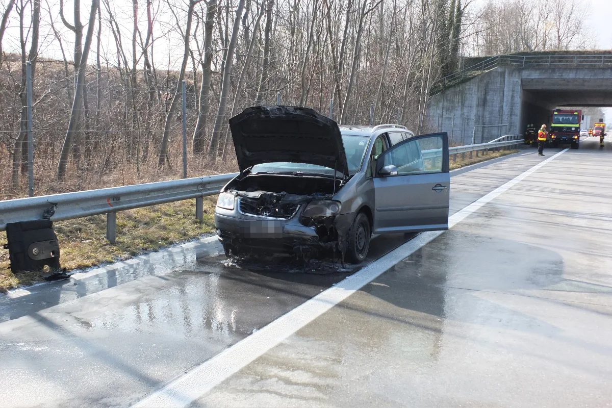 Autobrand auf der A13 bei Oberriet