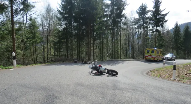 Wittnau: Töfffahrer überlebt Zusammenprall mit Auto