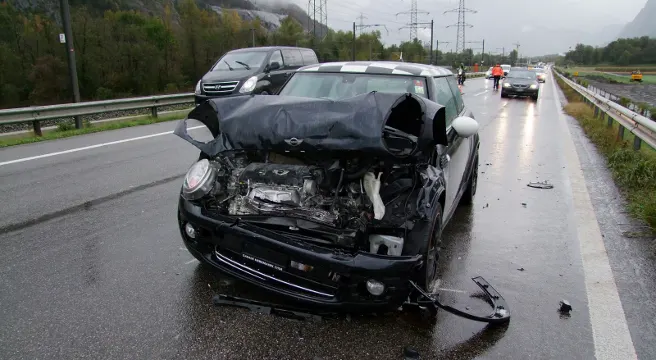 Trimmis: Auffahrcrash fordert zwei Verletzte