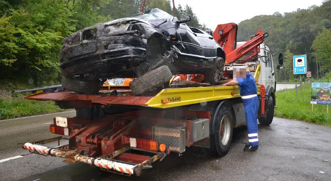 Selbstcrash in Läufelfingen fordert Verletzten