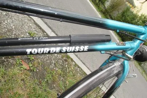 Niederurnen GL - Fahrradfahrerin verletzt sich bei Kollision