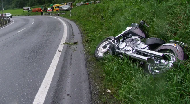 Alleincrash mit Töff in Fideris