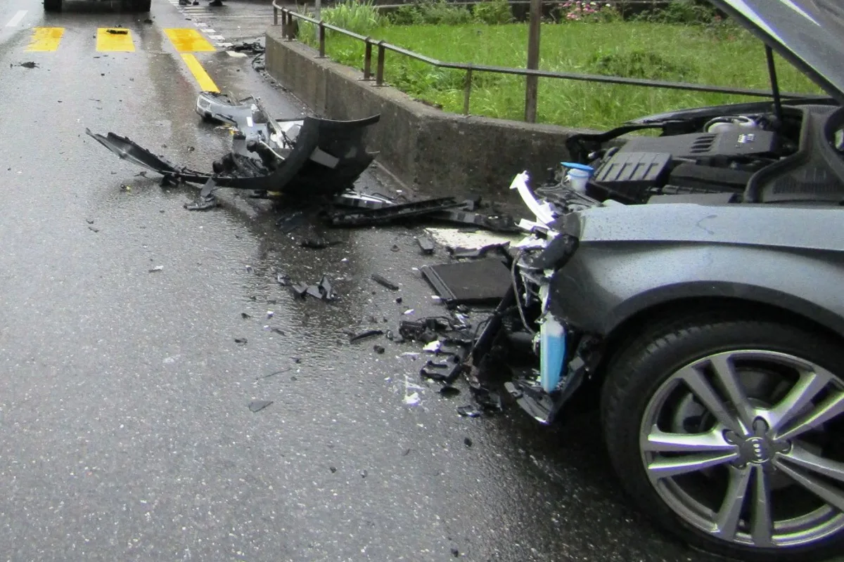 Nidfurn GL - Vortrittsberechtigtes Auto übersehen