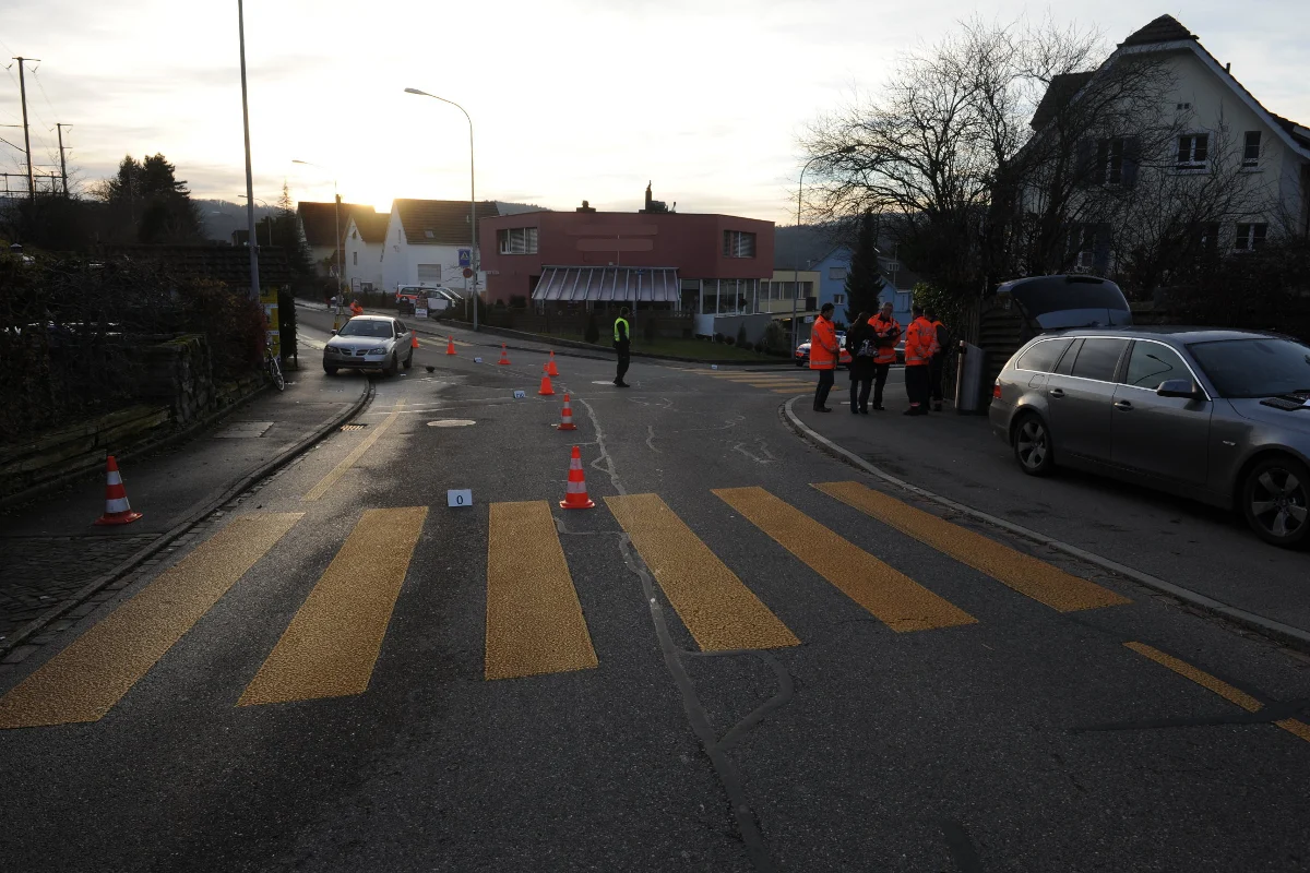 Urdorf: Bei Sturz mit Velo schwer verletzt