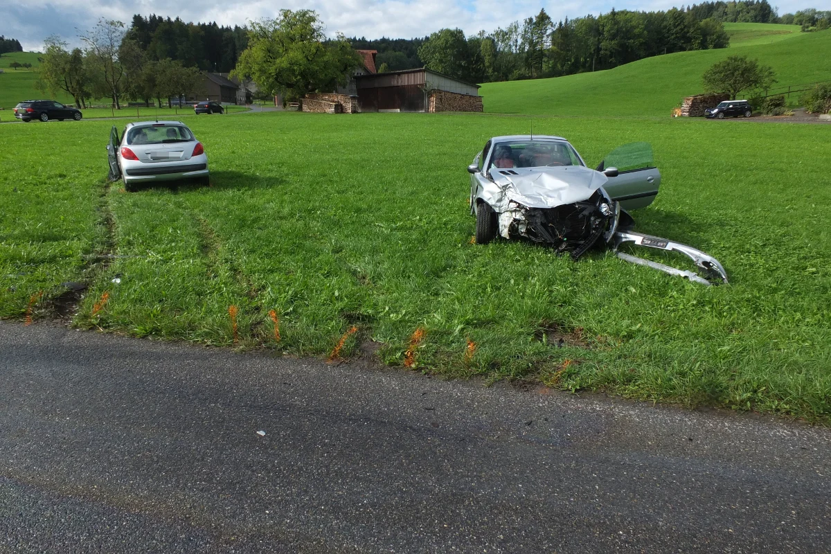 Frontalcrash in Degersheim fordert zwei Verletzte
