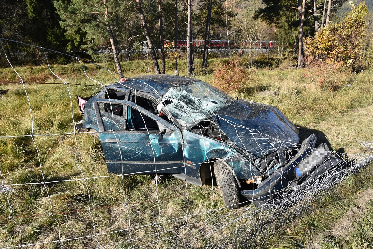 Bei Alleincrash auf der A13 in Rodels verletzt