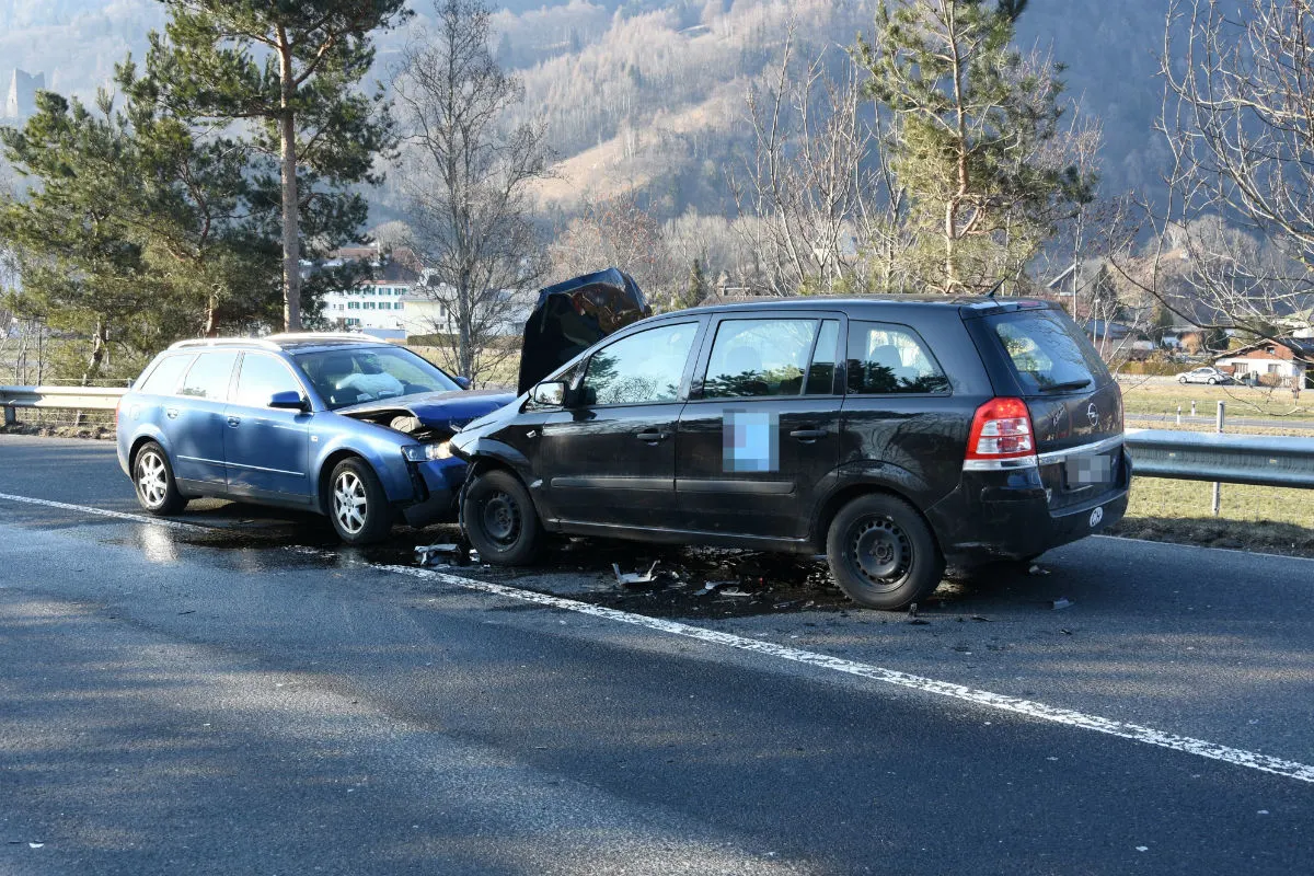 Bad Ragaz SG - Verletzte bei Frontalcrash