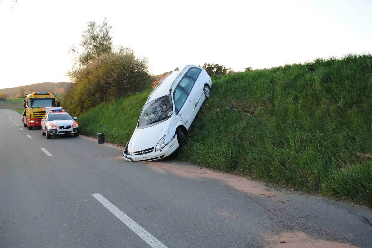 Dörflingen: Alleinunfall nach Schleuderfahrt - Alkoholverdacht