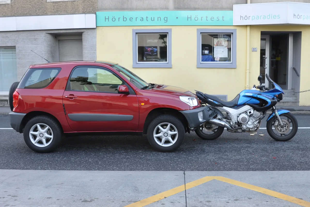 Personenwagen kollidiert in Schaan mit Motorrad