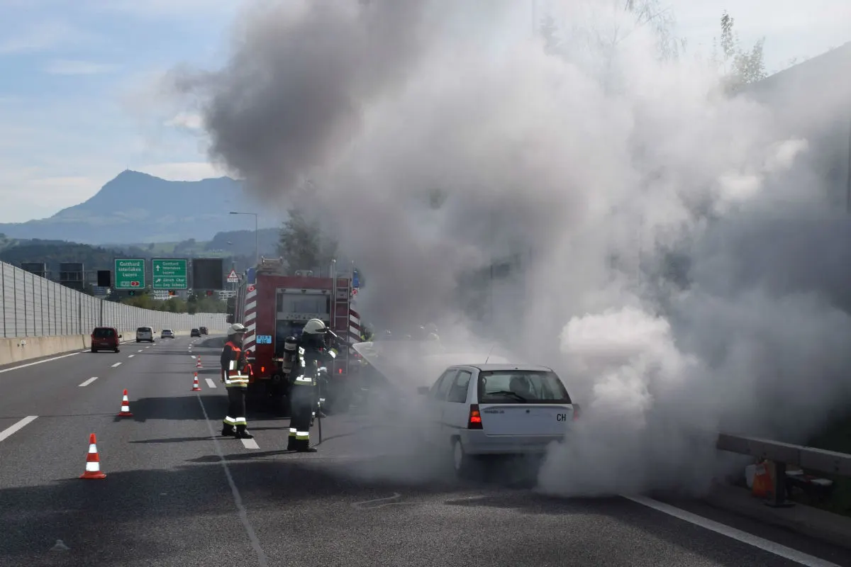 A2/Emmenbrücke LU - Auto fängt Feuer