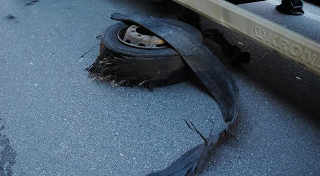 Reifenplatzer in Schaffhausen endet glimpflich