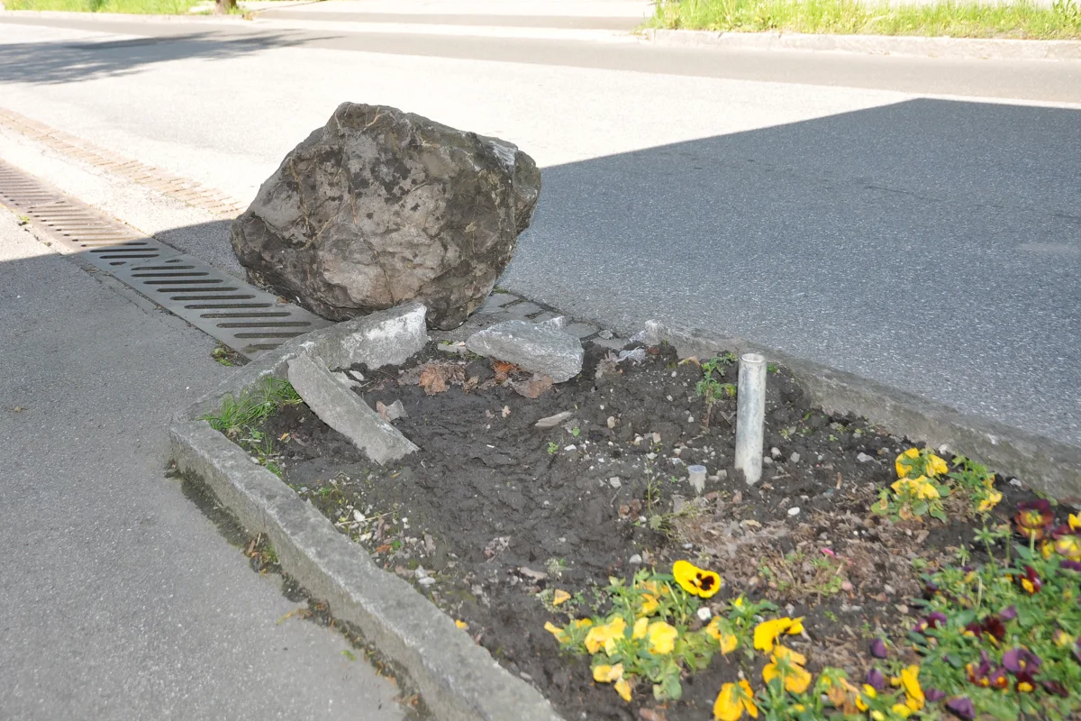 In Schaan mit grossem Stein kollidiert - Zeugen gesucht