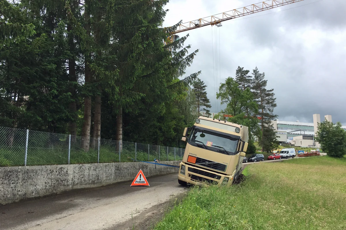 In St. Gallen mit Lastwagen stecken geblieben
