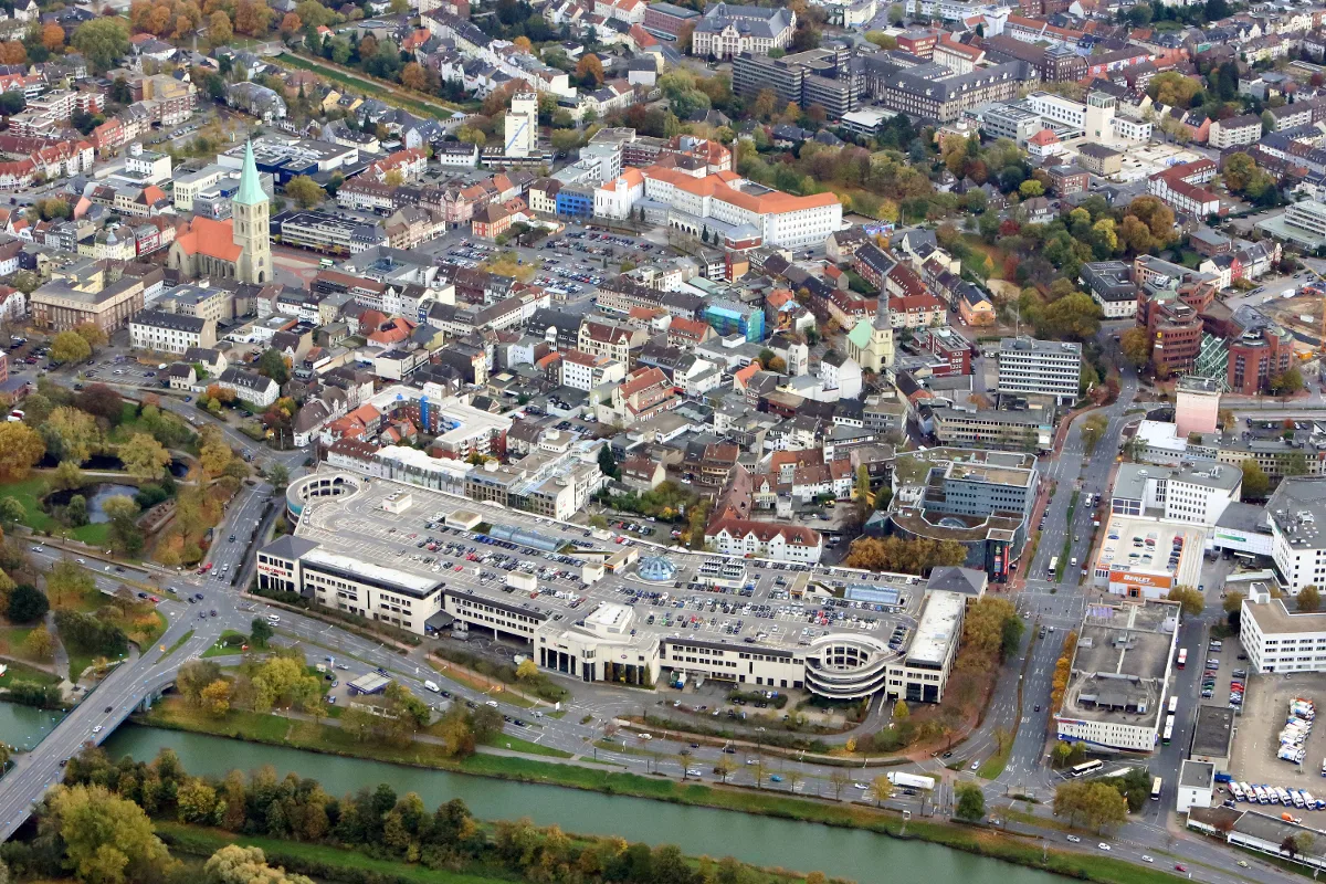 Hamm NRW - Vermisstes Mädchen will vom Allee-Center springen 